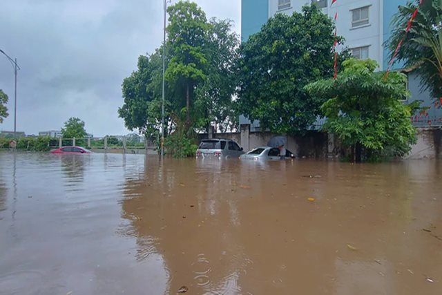 Miền Bắc tiếp tục mưa dông, Trung Bộ nắng nóng 38 độ